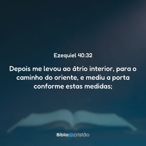 Ezequiel 40:32